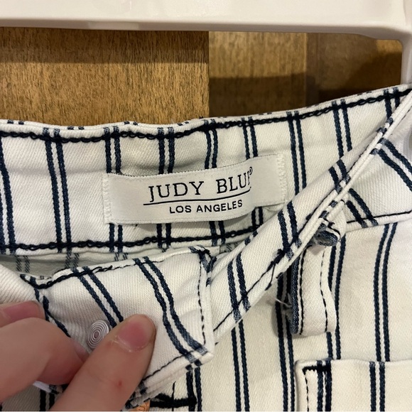 Judy Blue Jean Shorts Button Front Size XL - Picture 2 of 7